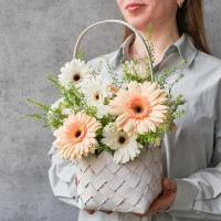 Delicate basket with daisies - gerberas